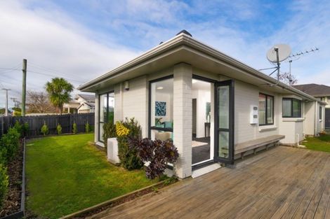 Photo of property in 2/3 Mcintyre Road, Mangere Bridge, Auckland, 2022
