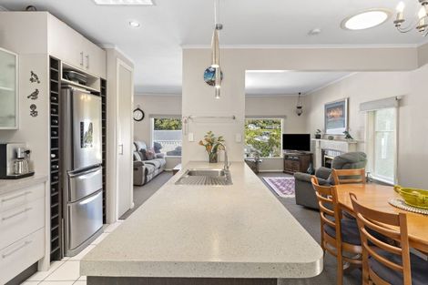 Photo of property in 11 Russo Terrace, Eastbourne, Lower Hutt, 5013