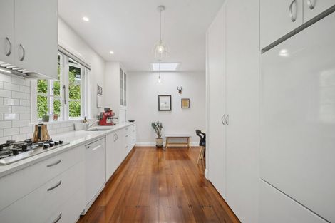 Photo of property in 34 Northland Road, Northland, Wellington, 6012