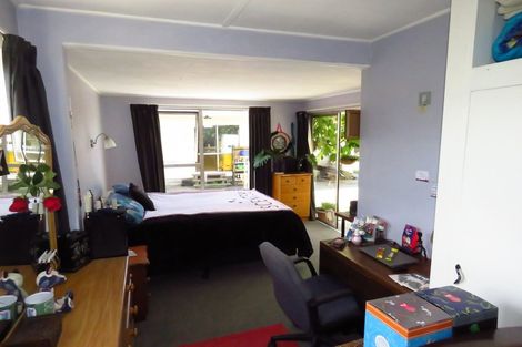 Photo of property in 61 Wakefield Street, Westport, 7825