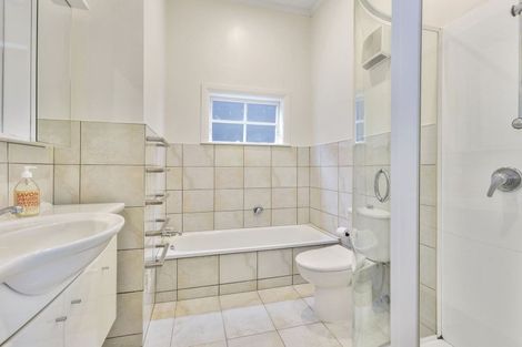 Photo of property in 71 Maida Vale Road, Roseneath, Wellington, 6011