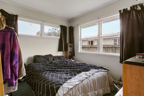 Photo of property in 59 Divich Avenue, Te Atatu South, Auckland, 0610