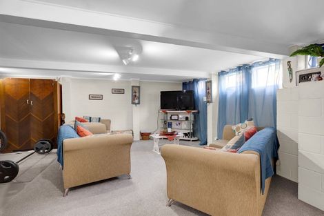 Photo of property in 9 Matthews Crescent, Melville, Hamilton, 3206