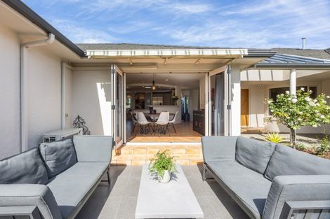 Photo of property in 21 Pukekura Place, Taradale, Napier, 4112