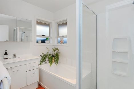 Photo of property in 307 Lake Terrace Road, Shirley, Christchurch, 8061