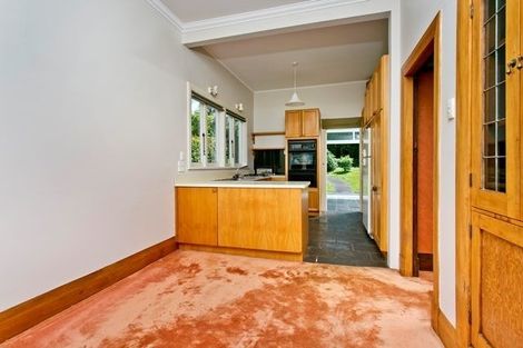 Photo of property in 118 Queen Street, Northcote Point, Auckland, 0627