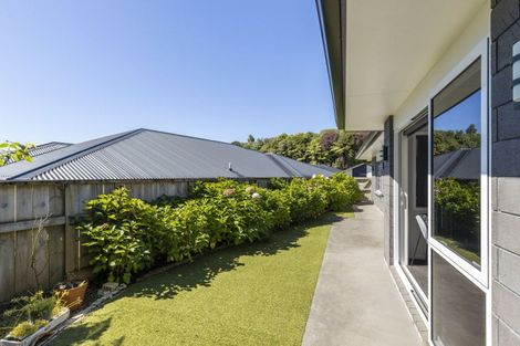 Photo of property in 7 Frederick Place, Whalers Gate, New Plymouth, 4310