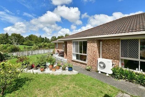 Photo of property in 31 Cabeleigh Drive, Helensville, 0800