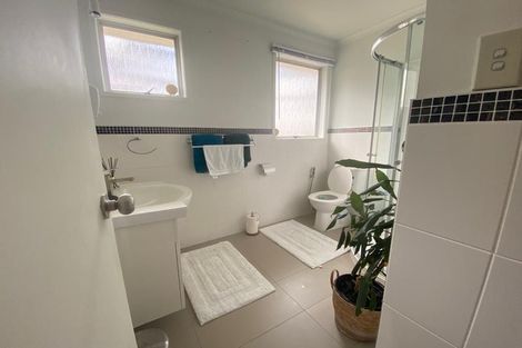 Photo of property in 34 Claverdon Drive, Massey, Auckland, 0614