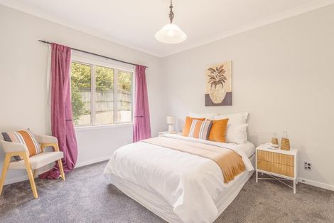 Photo of property in 16 Basil Place, Mount Pleasant, Christchurch, 8081