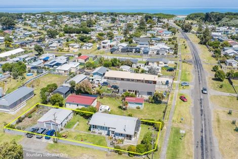 Photo of property in 63 Koputara Road, Himatangi Beach, Foxton, 4891
