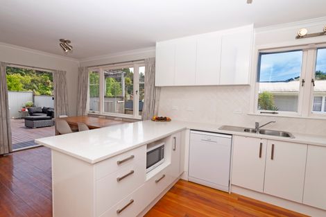 Photo of property in 14 Birdwood Road, Swanson, Auckland, 0612