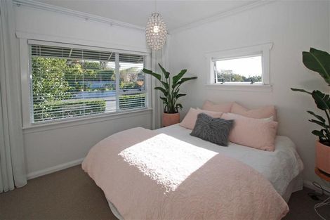 Photo of property in 81 Mangorei Road, Strandon, New Plymouth, 4312