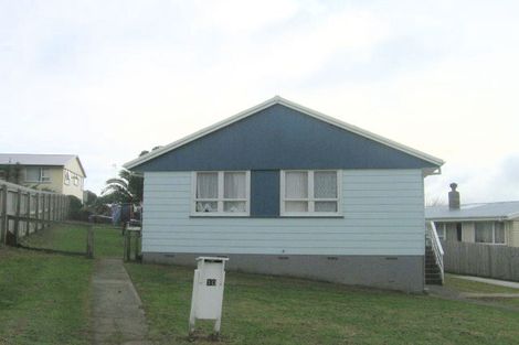 Photo of property in 10 Beauzami Crescent, Ascot Park, Porirua, 5024