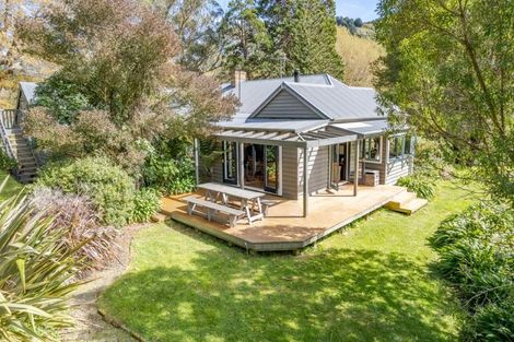 Photo of property in 592 Le Bons Bay Road, Le Bons Bay, Akaroa, 7583