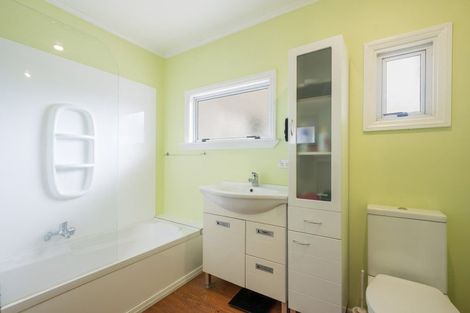 Photo of property in 32 Tennyson Crescent, Stoke, Nelson, 7011