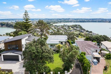 Photo of property in 23 Roberts Road, Matakatia, Whangaparaoa, 0930