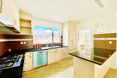 Photo of property in 28 Wellfield Drive, Papakura, 2110