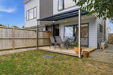 Photo of property in 2/314 Royal Road, Massey, Auckland, 0614