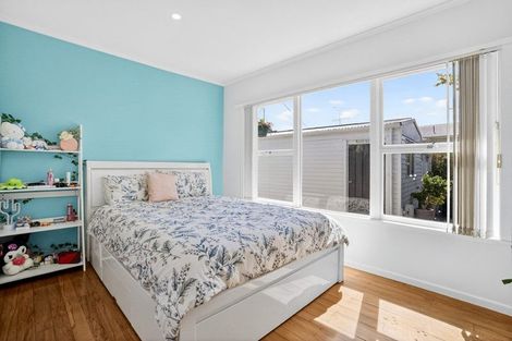 Photo of property in 1/7a Corunna Road, Milford, Auckland, 0620