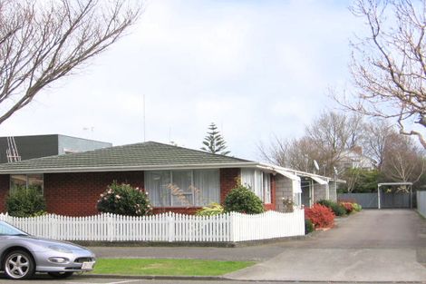 Photo of property in 1/20 Ranfurly Street, Hokowhitu, Palmerston North, 4410