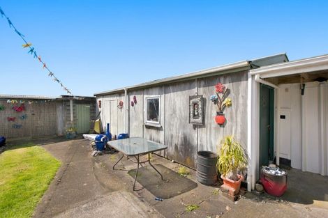 Photo of property in 30 Memorial Place, Waitara, 4320
