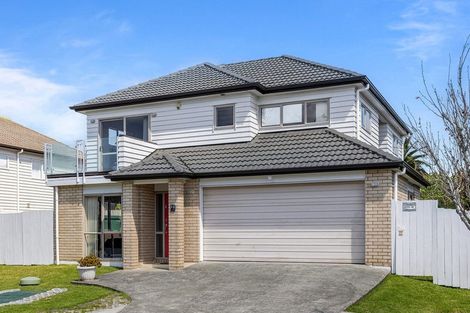 Photo of property in 12 Merlot Way, Te Atatu South, Auckland, 0610