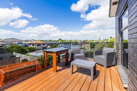 Photo of property in 50a Hillcrest Road, Papatoetoe, Auckland, 2025