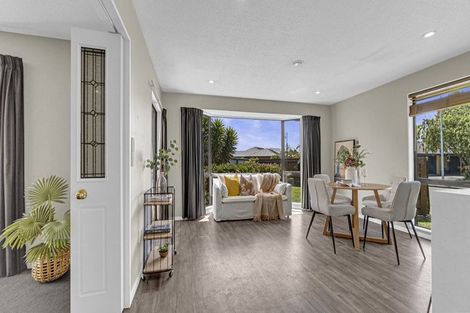 Photo of property in 6 Shenley Drive, Belfast, Christchurch, 8051