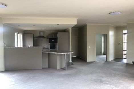 Photo of property in 2 Somerton Drive, Huntington, Hamilton, 3210