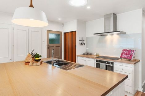 Photo of property in 124 West Street, Greytown, 5712