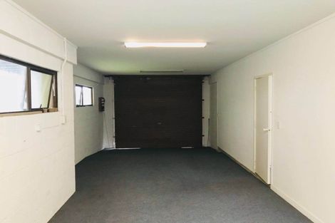 Photo of property in 76 Weatherly Road, Torbay, Auckland, 0630