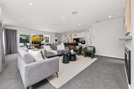 Photo of property in 10 Weatherdeck Close, Whitby, Porirua, 5024