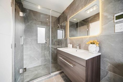 Photo of property in 35b Toroa Street, Torbay, Auckland, 0630