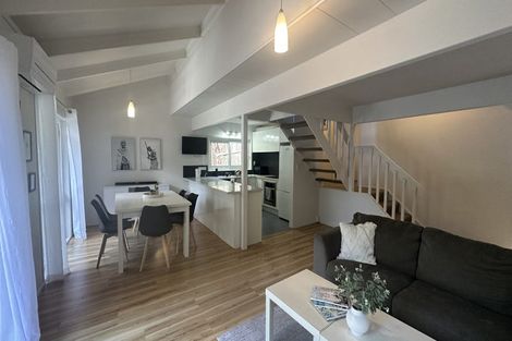 Photo of property in 4 Hiwihau Place, Glenfield, Auckland, 0629