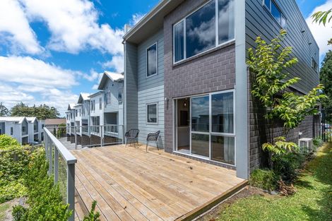 Photo of property in 1/19 Ruakiwi Road, Hamilton Lake, Hamilton, 3204