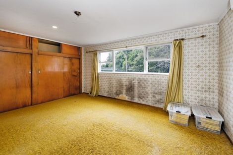 Photo of property in 1 Normandy Place, Henderson, Auckland, 0610
