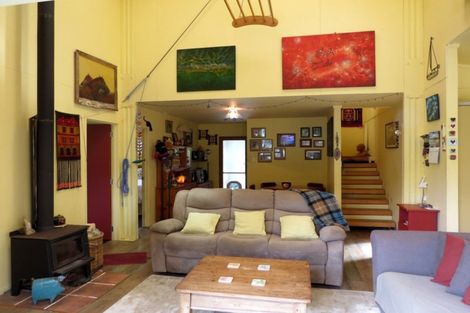 Photo of property in 475 Driving Creek Road, Coromandel, 3506