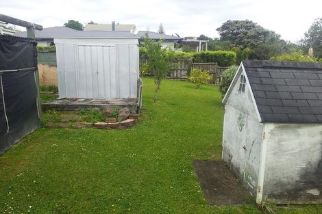 Photo of property in 125 Millbrook Road, Sunnyvale, Auckland, 0612