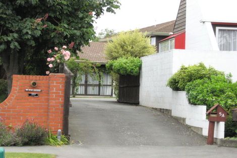 Photo of property in 5a Banff Place, Avonhead, Christchurch, 8042