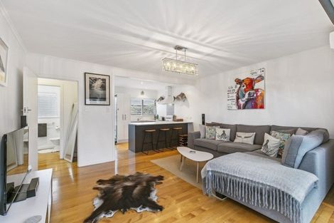 Photo of property in 1/318 Beach Road, Campbells Bay, Auckland, 0630