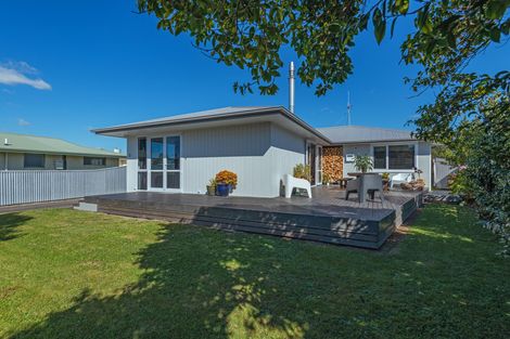 Photo of property in 3 Firth Place, Awapuni, Palmerston North, 4412