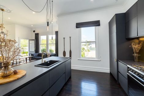 Photo of property in 250 Main Street, Greytown, 5712