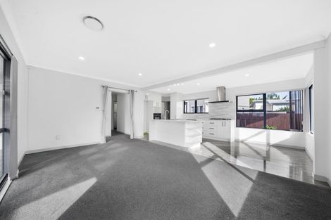 Photo of property in 43 Wickman Way, Mangere East, Auckland, 2024