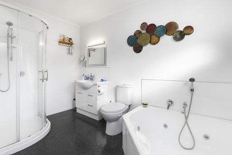 Photo of property in 19 Glendale Drive, Dinsdale, Hamilton, 3204