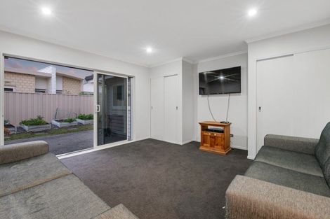 Photo of property in 23 Manhattan Rise, Orewa, 0931