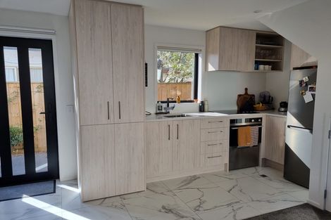 Photo of property in 7/97 Whites Line East, Waiwhetu, Lower Hutt, 5010