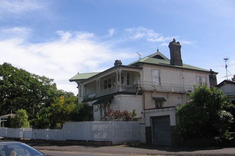 Photo of property in 1/191 Park Road, Grafton, Auckland, 1023