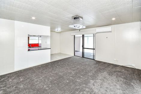 Photo of property in 2/10 Nearco Street, Randwick Park, Auckland, 2105