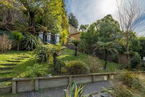 Photo of property in 17 Garden Terrace, Picton, 7220